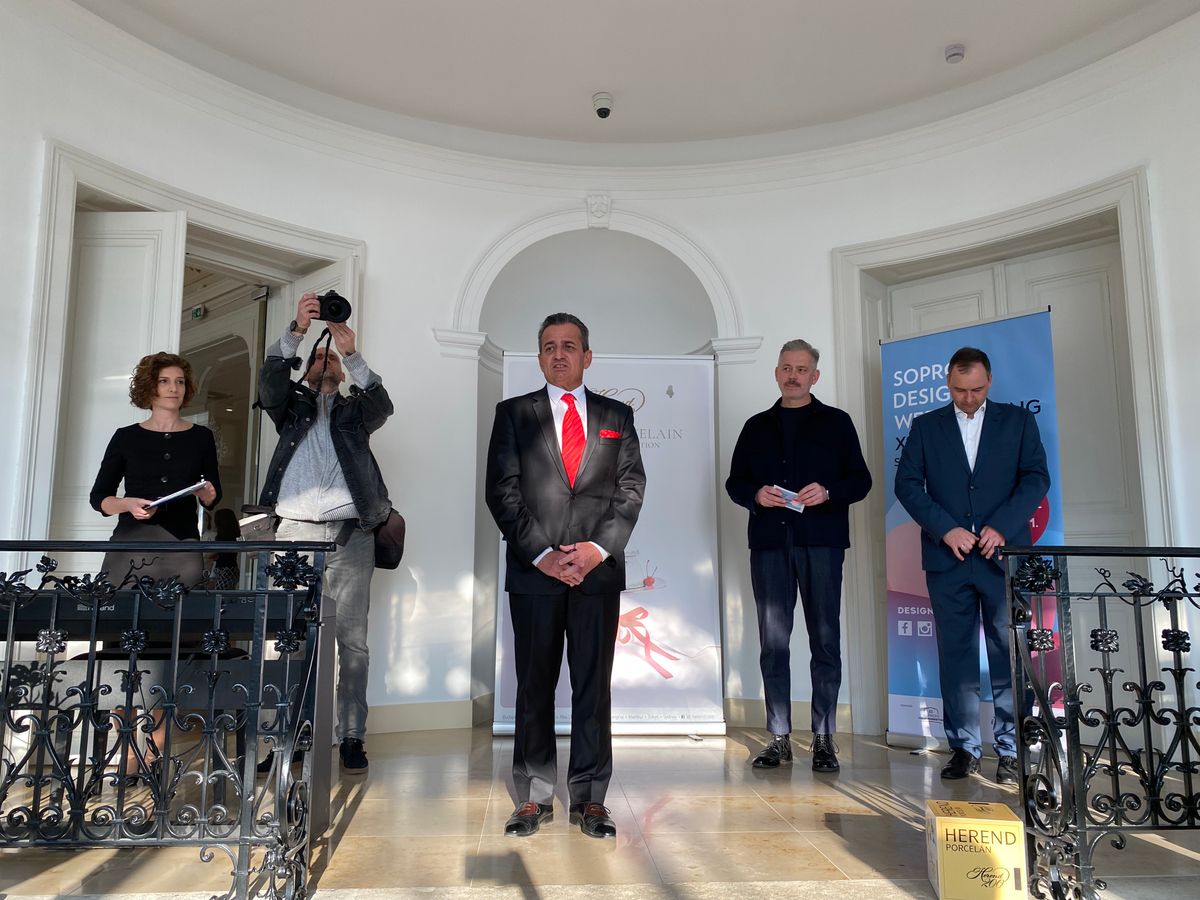 Herendi jubileumi kiállítás nyílt a Lenck-villában